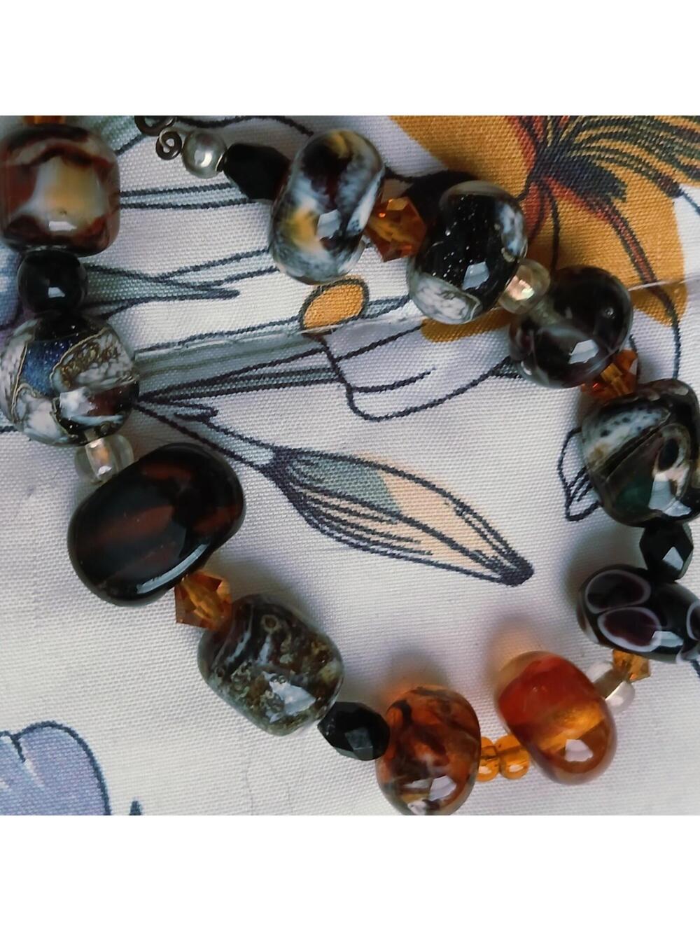 Elegant Beaded Bracelet with Multicolor Glass Beads